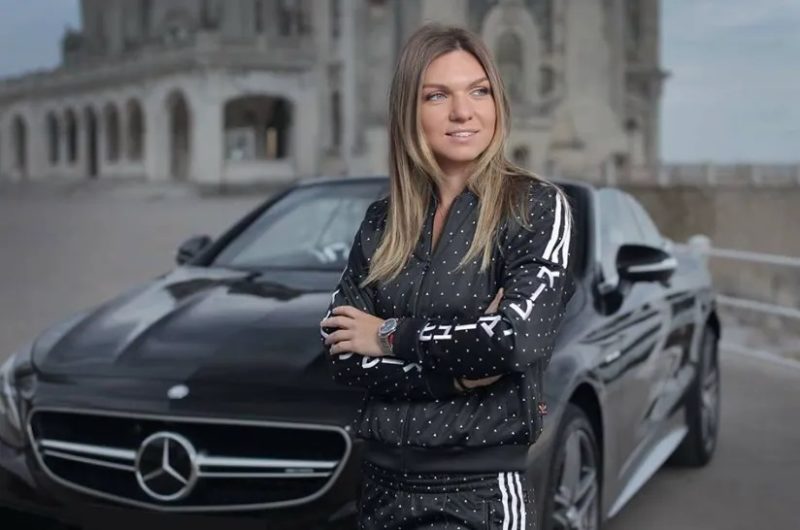 Simona Halep per Mercedes