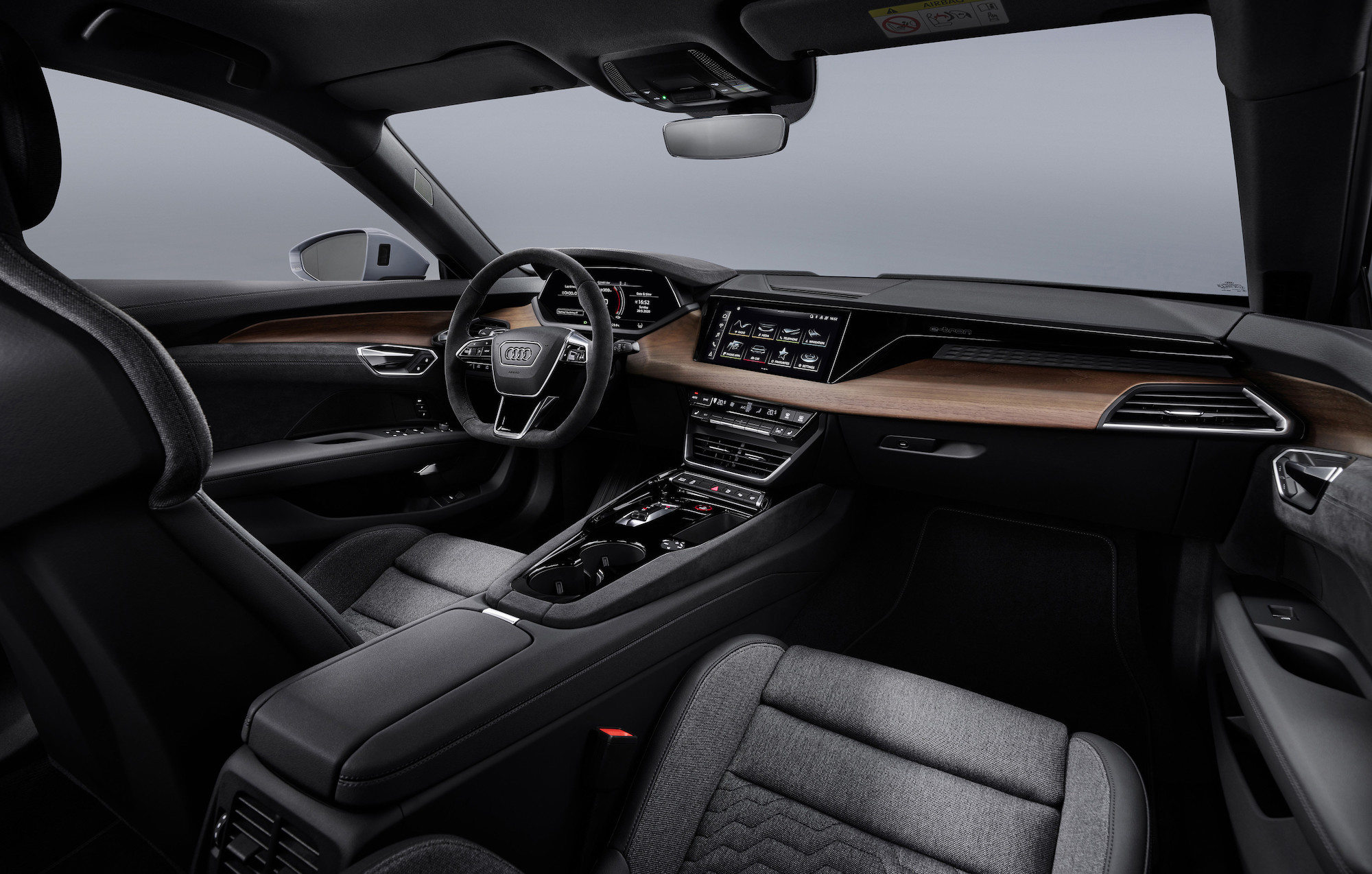 Audi-etron-GT-interno