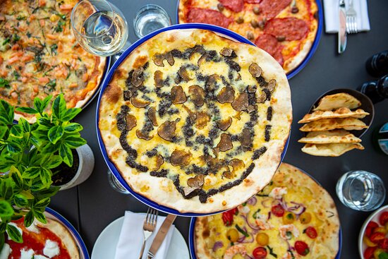 Milano-anniversari-di-gusto-crazy-pizza-tartufo